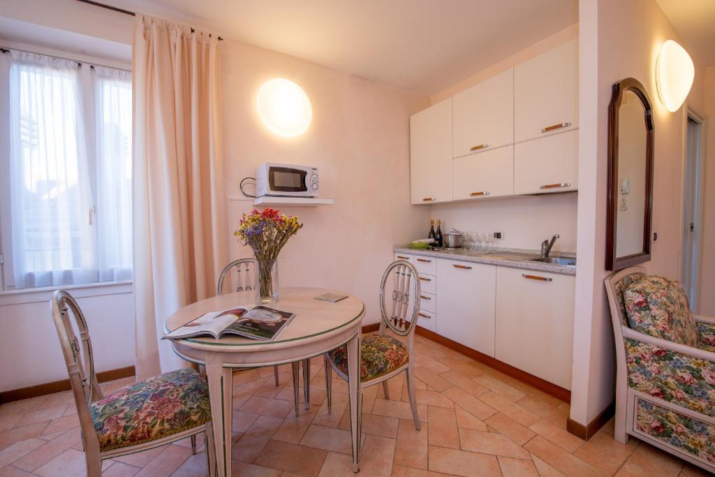 Residence La Limonera Μπελάτζιο Δωμάτιο φωτογραφία